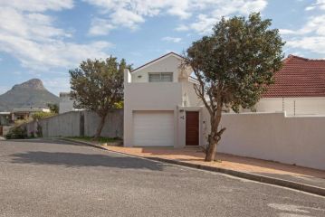 20 belladonna avenue devilspeak Guest house, Cape Town - 1