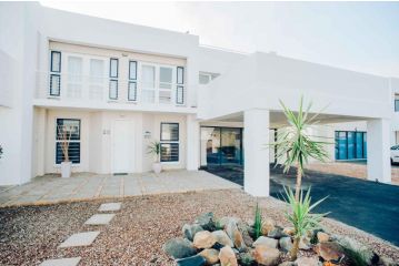 20 Cayman Beach, Gordon's Bay Villa, Gordonʼs Bay - 1