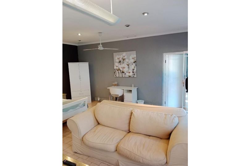 20 On Plover - Private Cottage Apartment, Sandton - imaginea 3