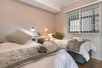 205 Horizon Bay Self-catering Beachfront APT Apartment, Cape Town - 4