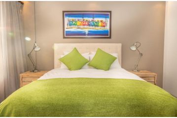 Luxury Ocean View Beachfront 2 bed apartment -206 The Waves, Blouberg, Cape Town Apartment, Bloubergstrand - 1