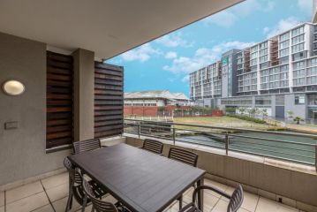 20A Canal Quays Apartment, Cape Town - 2