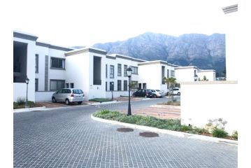 21 @ Le Bourgette Apartment, Franschhoek - 3