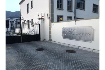 21 @ Le Bourgette Apartment, Franschhoek - 4