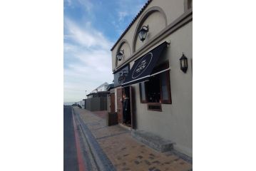 210 Atlantic Sun Apartment, Bloubergstrand - 5