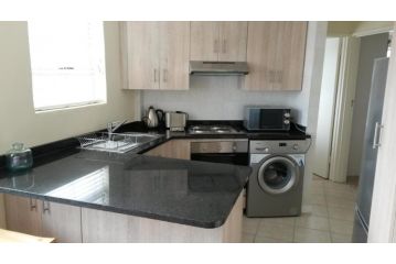 210 Atlantic Sun Apartment, Bloubergstrand - 4