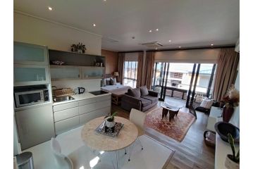 210 Gallery Luxury Studio Apartment, Knysna - 1