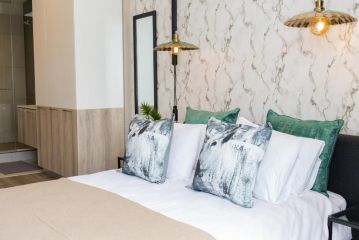 Menlyn Marble Print Apartment, Pretoria - 4