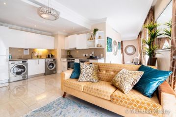 Luxury Apartment, Near V&A Waterfront Apartment, Cape Town - 4