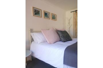 Secure, Private, Queen Room Close to Airport Guest house, Port Elizabeth - 3