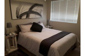 223 Whale View Apartment, Hermanus - 5