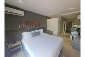 226 on Bath, Modern Apartment, Johannesburg - 2