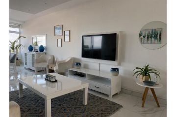 24 Sea Lodge - Sea Viewing Apartment, Durban - 5