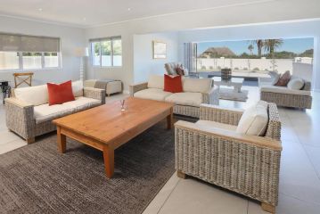 269 on Main Holiday Home Villa, Hermanus - 1