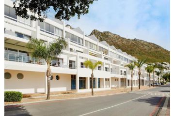 27 Cape Gordonia, Beach Road, Gordon's Bay Apartment, Gordonʼs Bay - 1