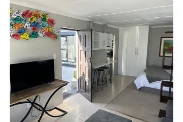 28 on Symonds Lux studio detached Apartment, George - 5