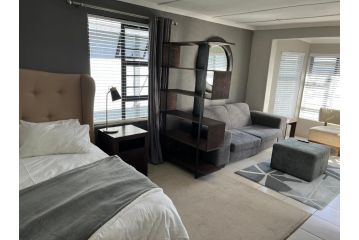 28 on Symonds Lux studio detached Apartment, George - 3