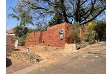 Route 27 - Fully furnished apartment Apartment, Pretoria - 1