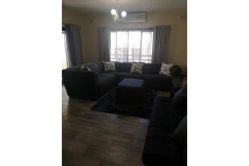 2B Club Mykonos Apartment, Umdloti - 5