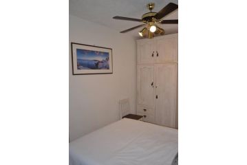 2Bed 2Bath Vacation home with pool close to beach Apartment, Margate - 3