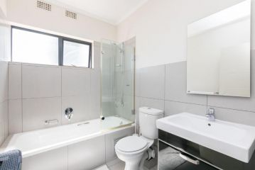 2Bedroom apartment in a secure golf estate.WIFI Apartment, Roodepoort - 5