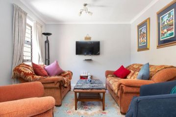 Modern Beachfront 3 Bed Town House with garden 2 Coraldu, Blouberg, Cape Town Guest house, Bloubergstrand - 1