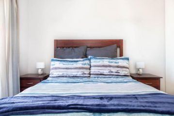 Modern Beachfront 3 Bed Town House with garden 2 Coraldu, Blouberg, Cape Town Guest house, Bloubergstrand - 5