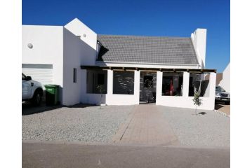 3 bedroom house with indoor fireplace Guest house, St Helena Bay - 2