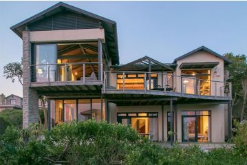 3 bedroom House with Ocean Views On Pezula Guest house, Knysna - 1