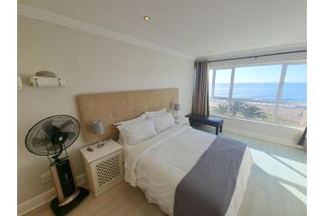 3 Bedroom Sea Facing Family Stay Apartment, Cape Town - 3