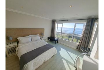 3 Bedroom Sea Facing Family Stay Apartment, Cape Town - 5