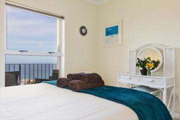 3 Bedroom Townhouse in Simons Town with panoramic sea views Apartment, Cape Town - 5