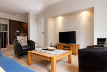Trafford Cottage on Kingswood Golf Estate Guest house, George - 4