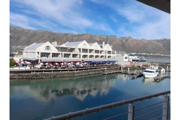 30 St Tropez, Harbour Island, Gordon's Bay Apartment, Gordonʼs Bay - 4