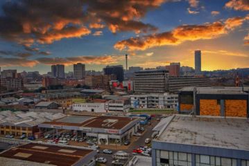 325gusheshe_bnb. Gorgeous Apartment in Maboneng Apartment, Johannesburg - 3