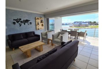 33 Kingston Place, Marina Martinique Apartment, Jeffreys Bay - 4