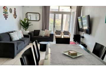 34 Kyalanga Beachfront Apartment, Durban - 4