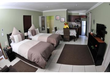 Summer Garden Guest House (The Flower Box) Apartment, Benoni - 3