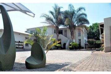 Summer Garden Guest House (The Flower Box) Apartment, Benoni - 4