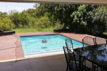 Zebula Golf Estate and Spa -Inside the Rabit Hole pax 12 Moi Signature Luxury villa Guest house, Bela-Bela - 1
