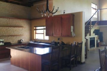Zebula Golf Estate and Spa -Inside the Rabit Hole pax 12 Moi Signature Luxury villa Guest house, Bela-Bela - 3