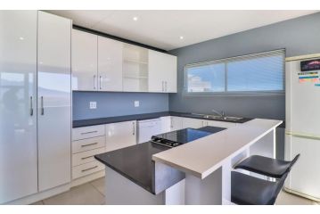 36 Boundary Apartment, Mountainside, Gordon's Bay Apartment, Cape Town - 5