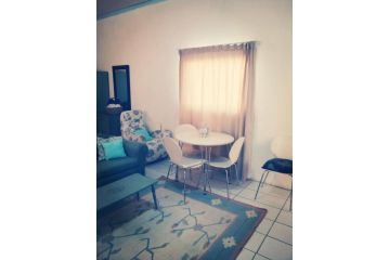 36 Df Strauss Street Apartment, Kleinmond - 5