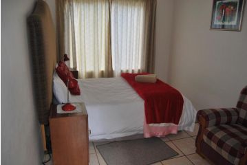 37 Adderley Street Apartment, George - 4