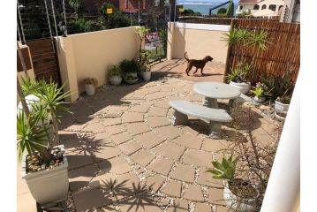 'On Point' Spacious Beach House - Jeffreys Bay Guest house, Jeffreys Bay - 1