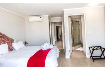 4 Bedroom Penthouse Guest house, Cape Town - 5