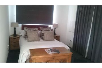 4 On Braemar - Flat B Apartment, Nottingham Road - 1