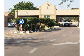 4 You SELF-CATERING ACCOMMODATION Apartment, Centurion - 5