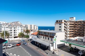 404 The Cosmopolitan, Sea Point Apartment, Cape Town - 2